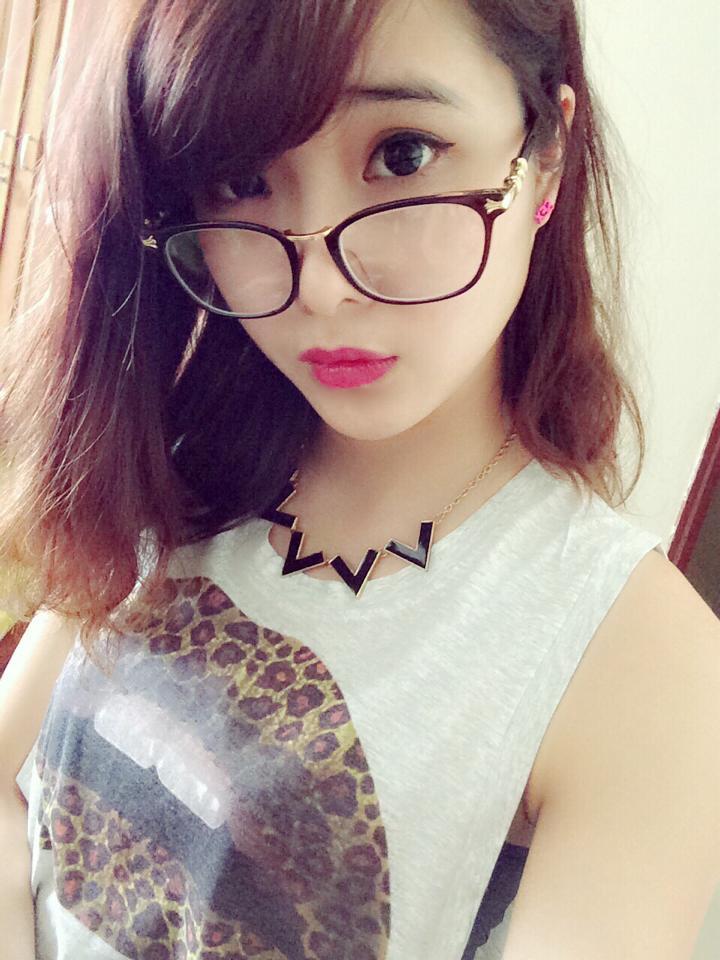 两个裸男脱了内裤摸j视频